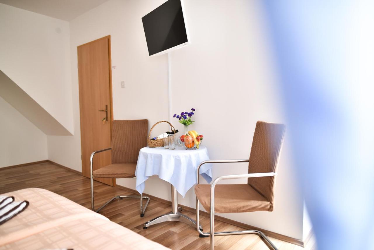 Luka'S Amber Rooms In The Center Of Трогир Екстериор снимка